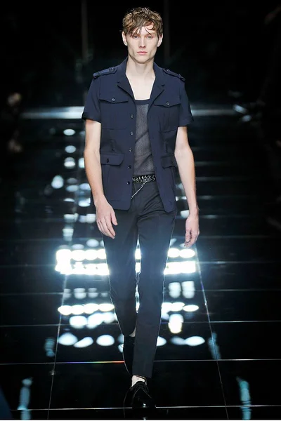 Look 30
